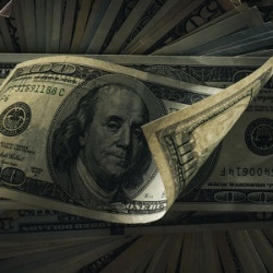 Svět potřebuje oslabení dolaru
